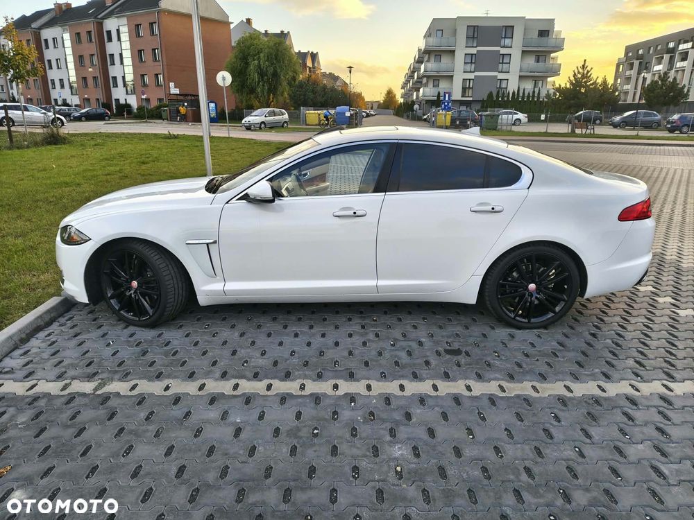 Jaguar XF 2.0 T Luxury - 3