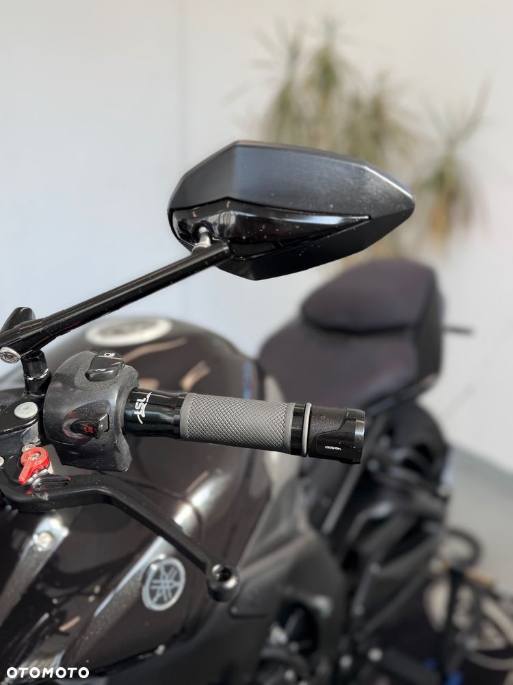 Yamaha FZ - 13