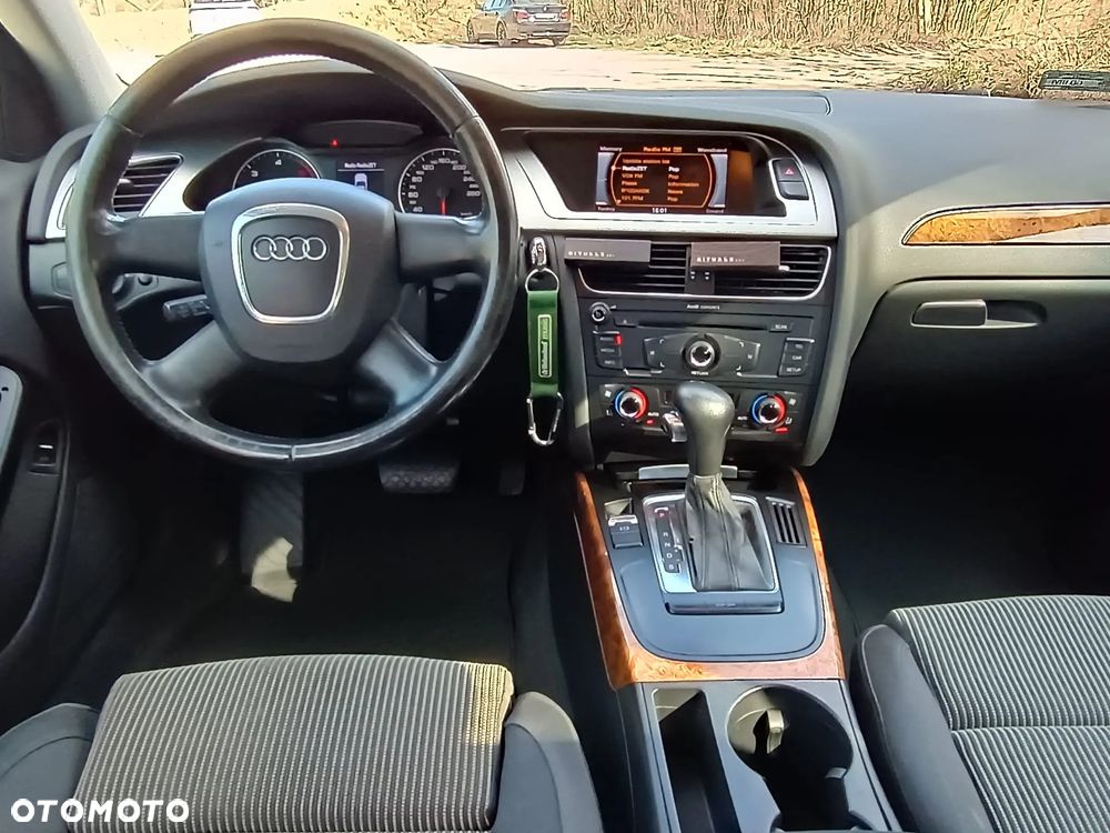 Audi A4 Avant 2.0 TDI Multitronic - 25