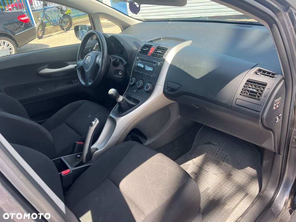 Toyota Auris 1.4 VVT-i - 10