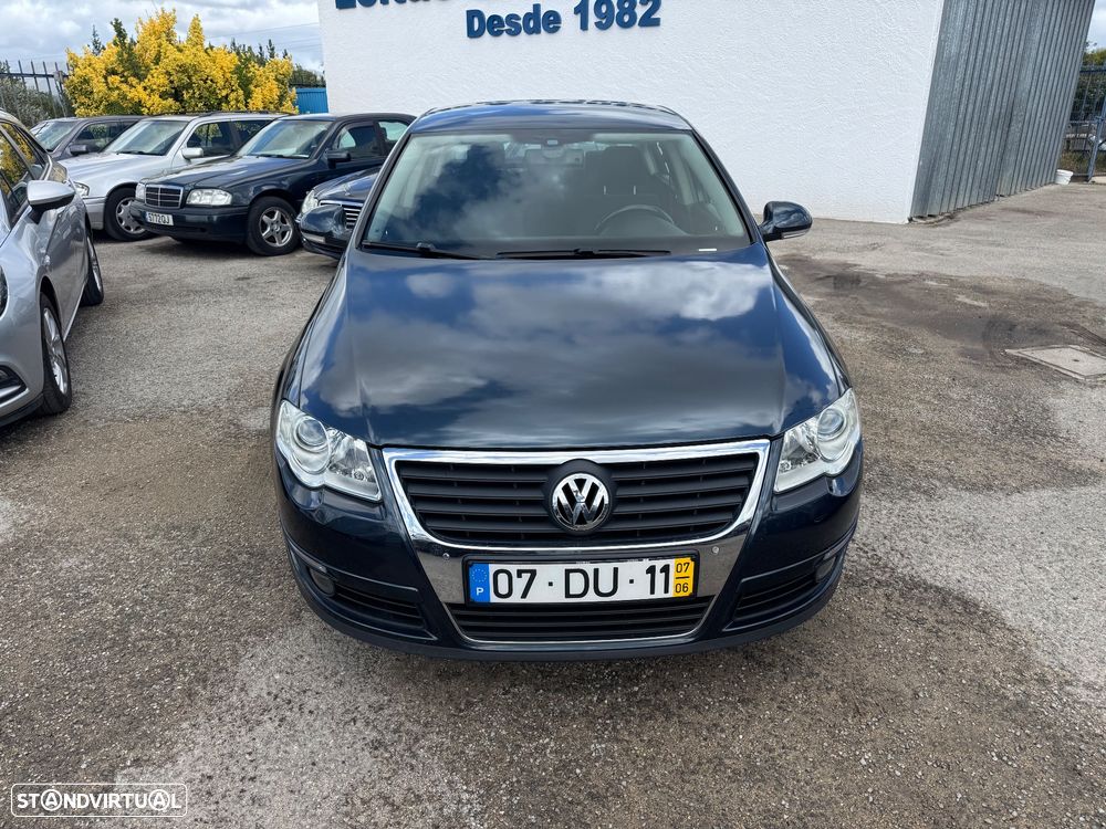 VW Passat 2.0 TDI Confortline - 35