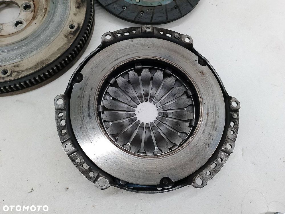 SPRZĘGŁO KOMPLETNE VW GOLF PLUS 030105271D 699548  101023  700297 1.4 16V - 5