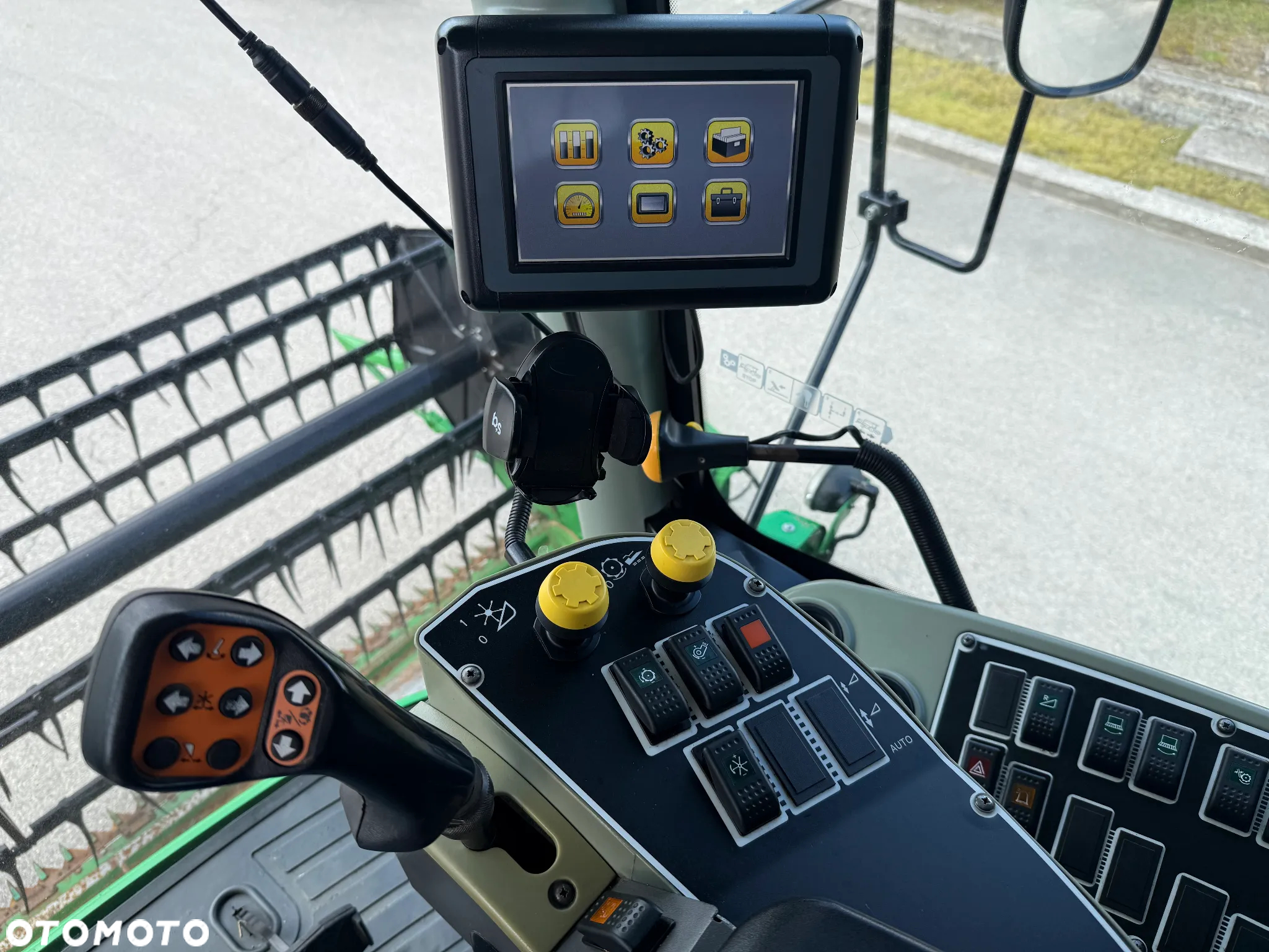 John Deere W 330 - 19