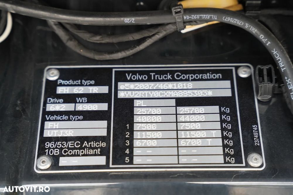 Volvo FH 460 / ANSAMBLU TANDEM / 120 m³ / ÎNCĂRCARE PRIN TRAVERSARE (DRIVE-THROUGH) / 6x2 / I-SAVE / CLIMATIZARE STAȚIONARĂ / AXĂ RIDICABILĂ / PLAFON RIDICABIL / - 38