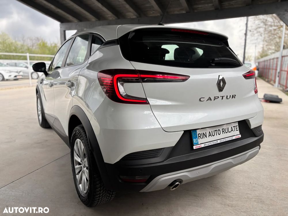 Renault Captur MHEV 140 Techno - 8