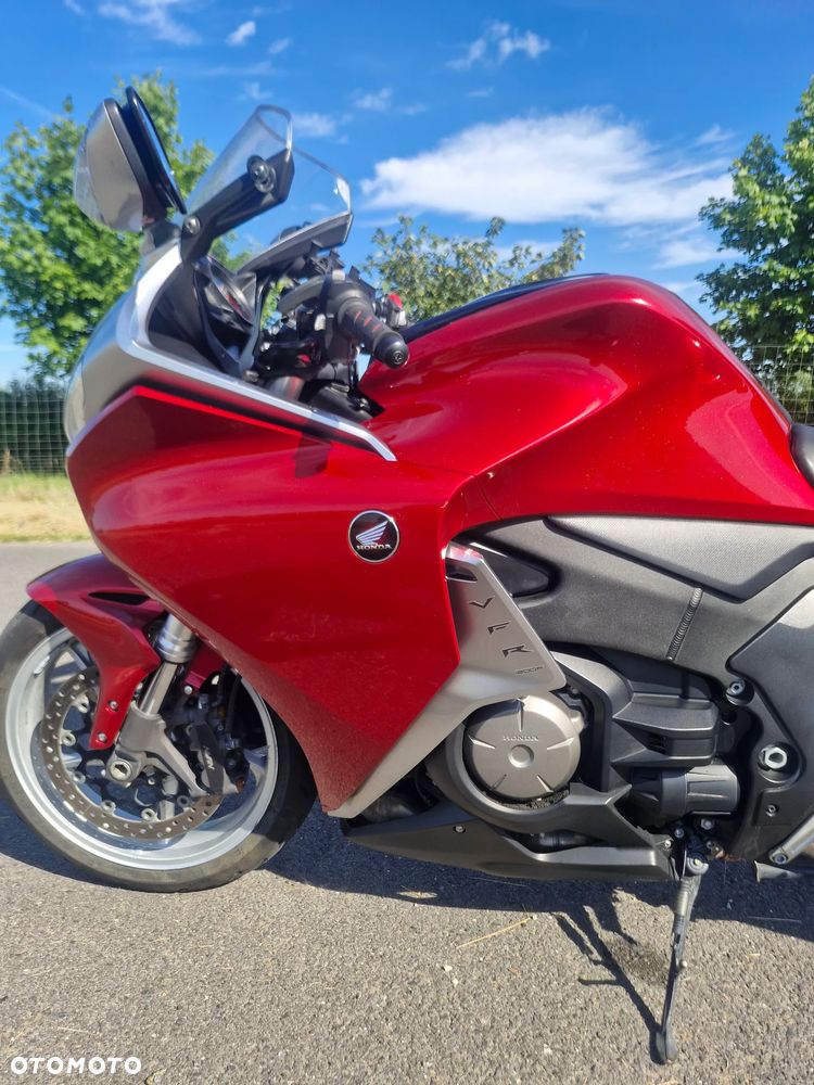 Honda VFR - 10
