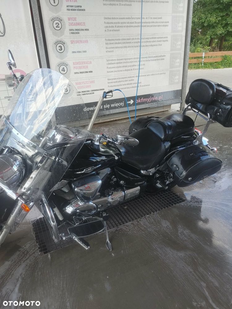 Suzuki Intruder - 12