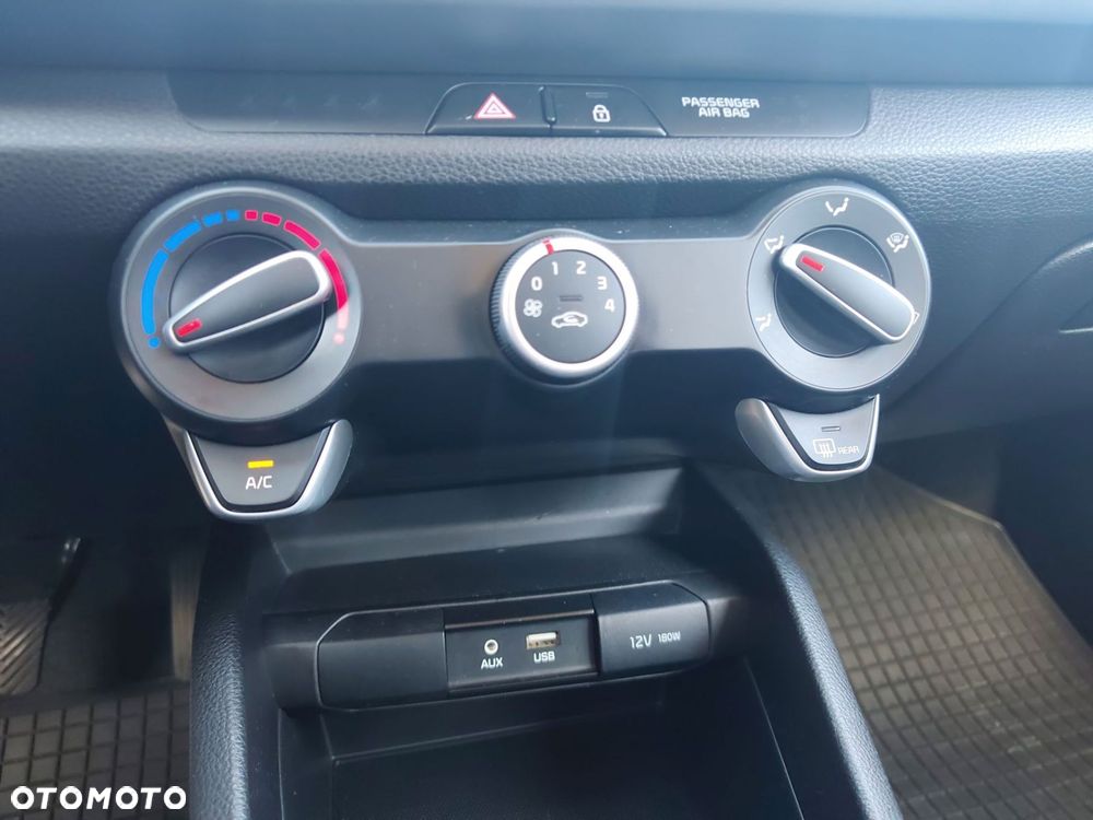 Kia Rio 1.4 M - 23