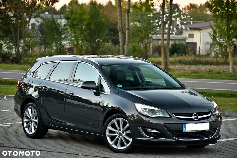 Opel Astra IV 1.4 T Cosmo - 3