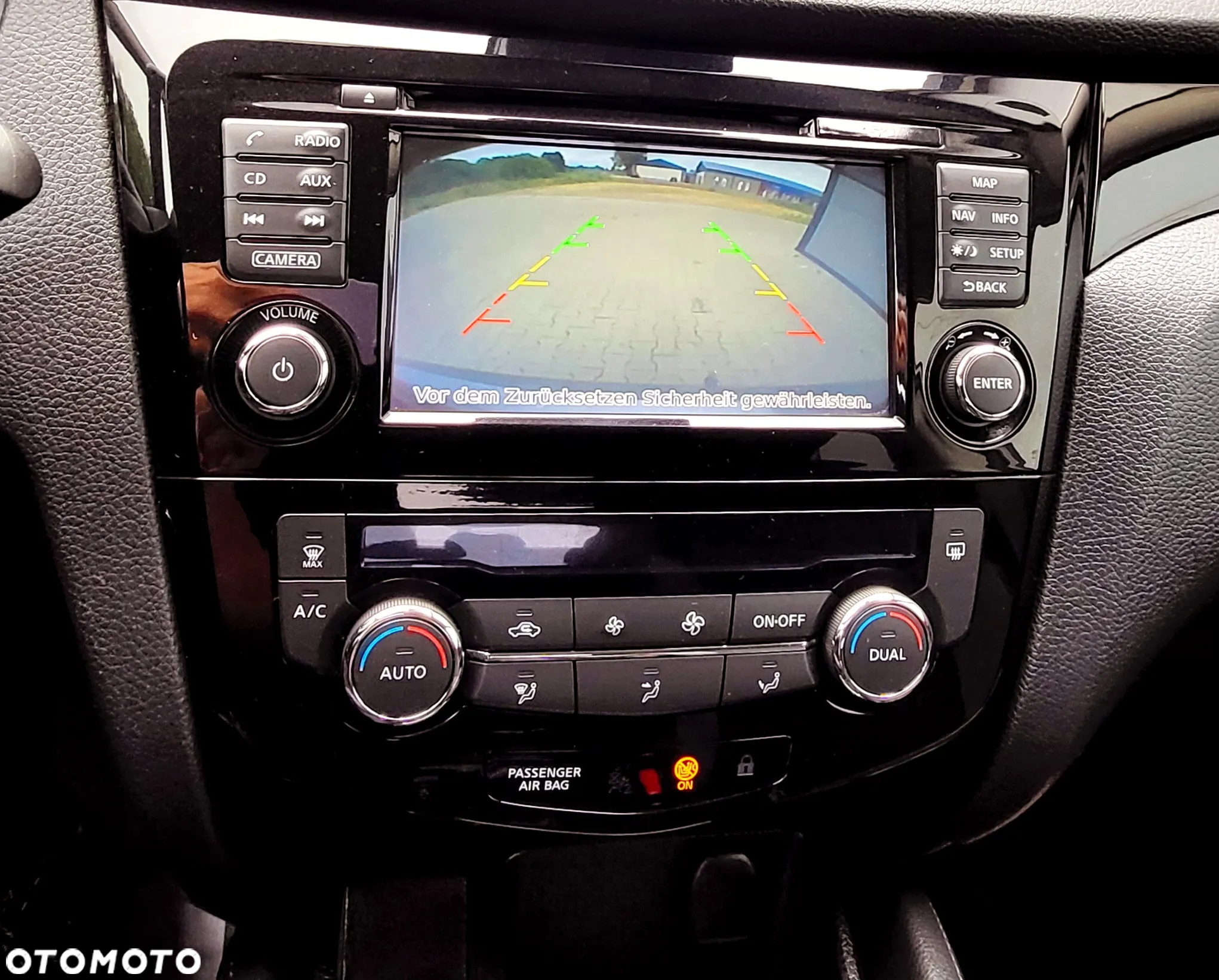 Nissan Qashqai 1.6 DCi N-Connecta Xtronic - 27