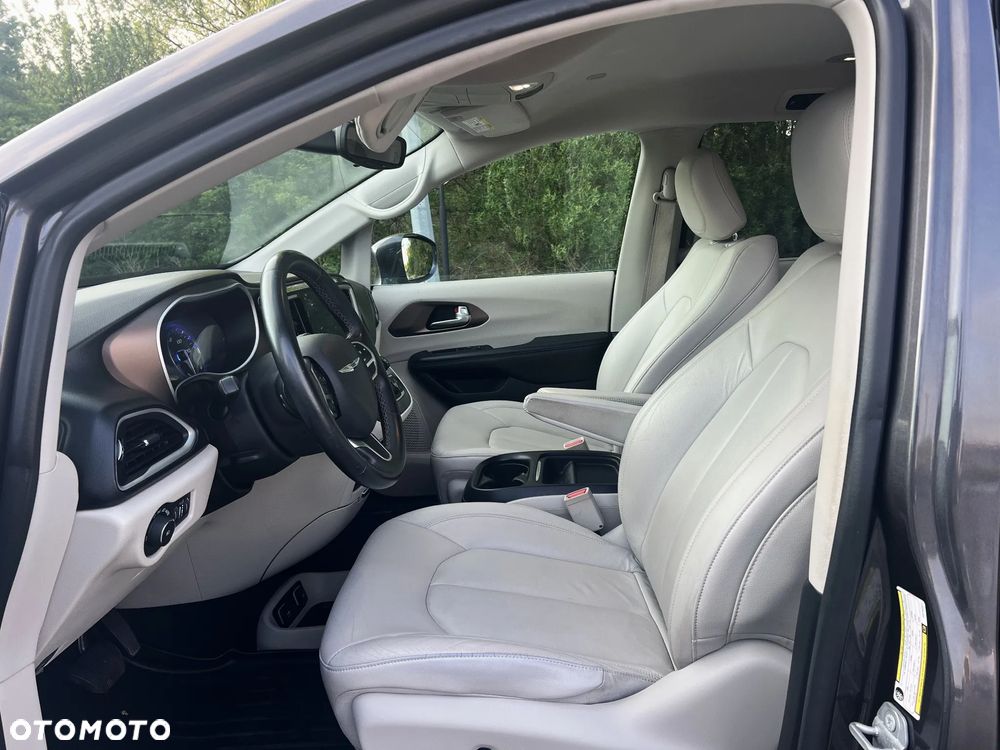 Chrysler Pacifica - 9