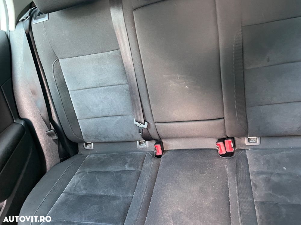 Volkswagen Golf 1.6 TDI BlueMotion Technology DPF Highline DSG - 22