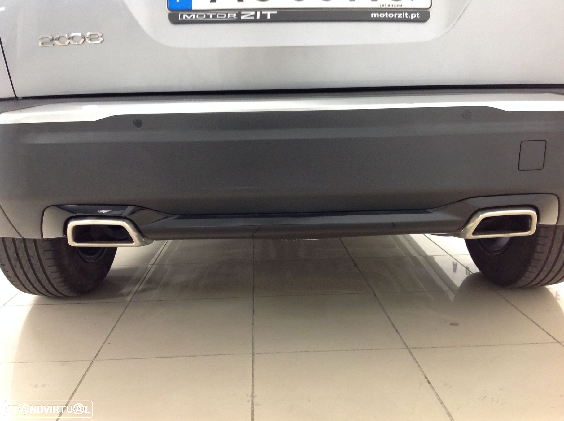 Peugeot 2008 1.2 PureTech Allure EAT8 - 34