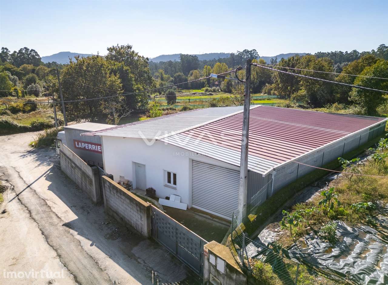 Armazém em Freiriz, Vila Verde - Grande imagem: 3/24