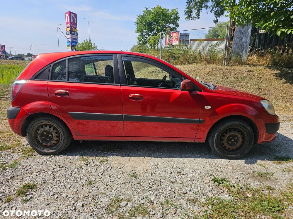 Kia Rio 1.6 Sport - 11