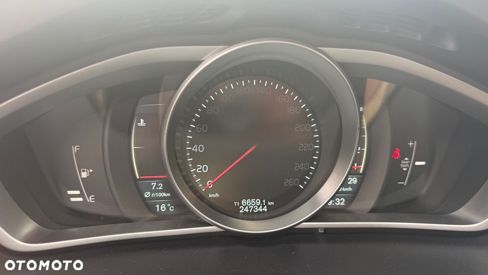 Volvo V40 D2 Summum - 11