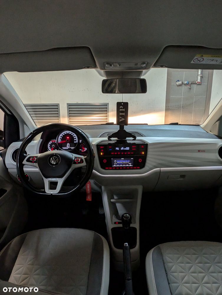Volkswagen up! 1.0 TSI GTI - 10
