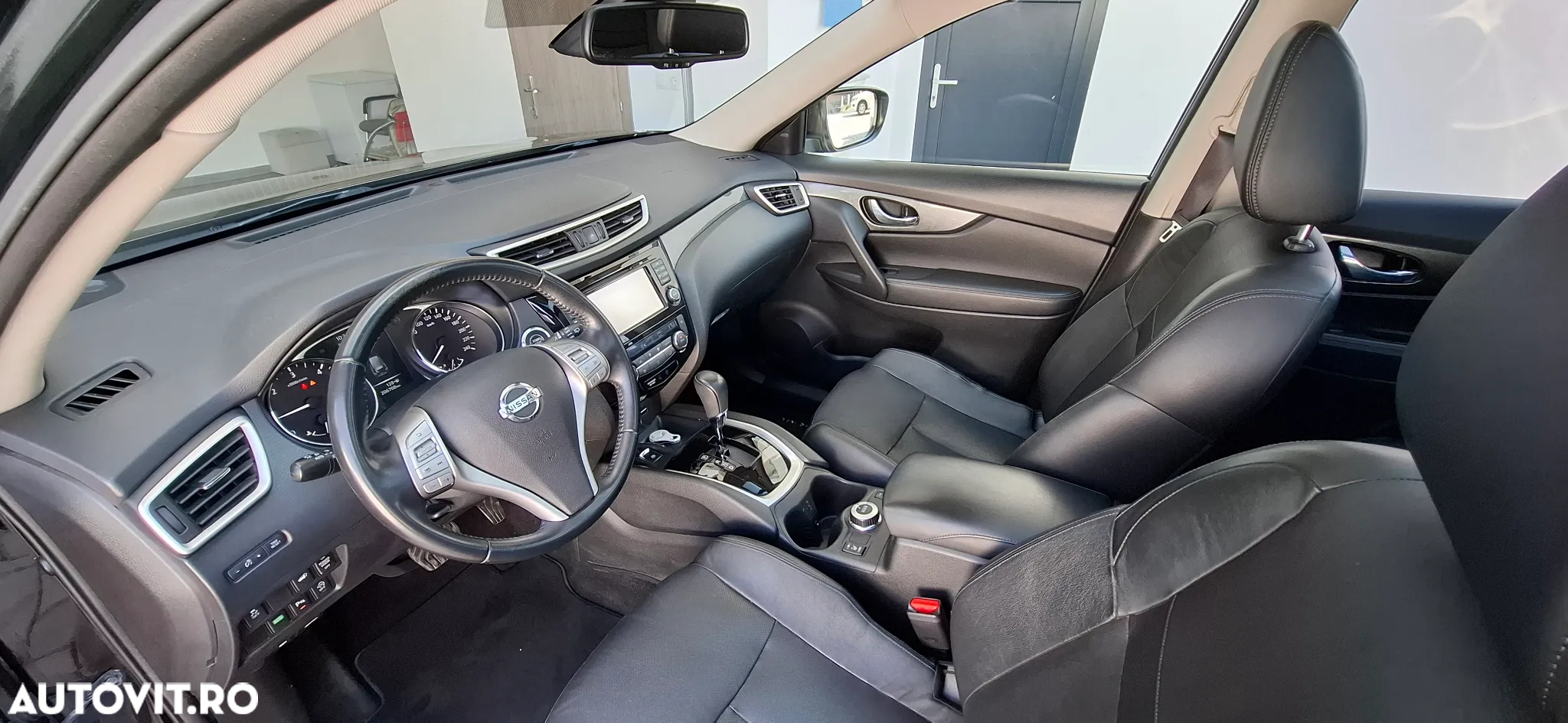 Nissan X-Trail 2.0 dCi ALL-MODE 4x4i Xtronic Tekna - 32