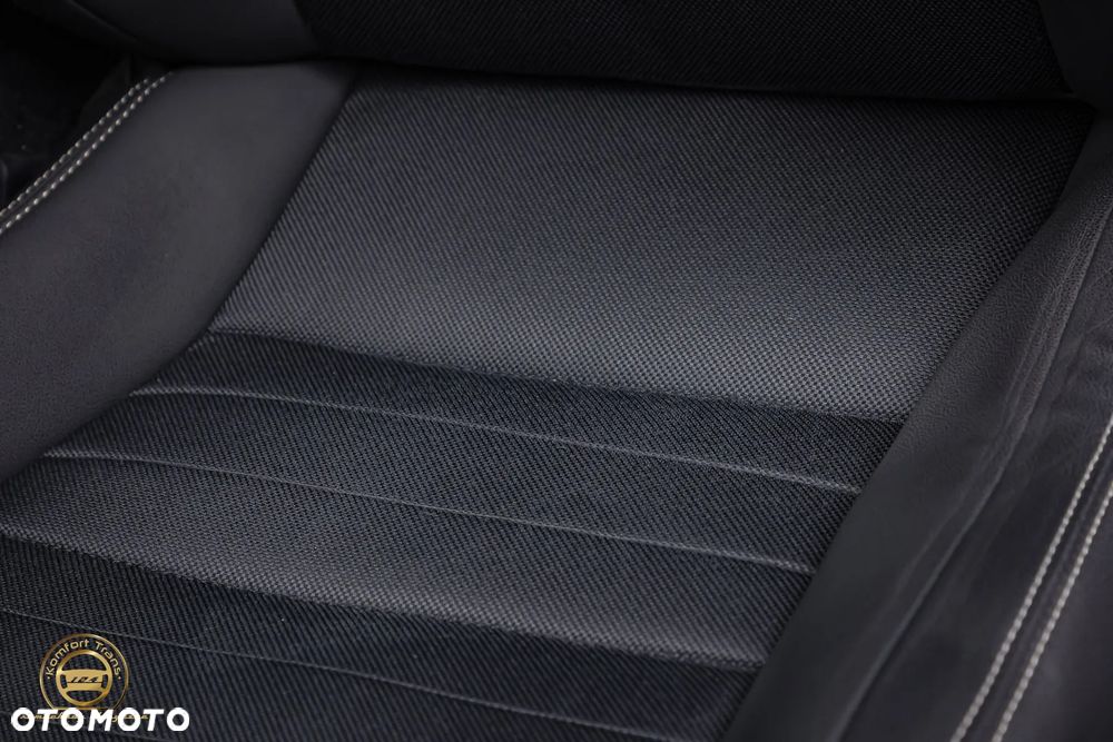 Lexus IS 200t Elite - 27