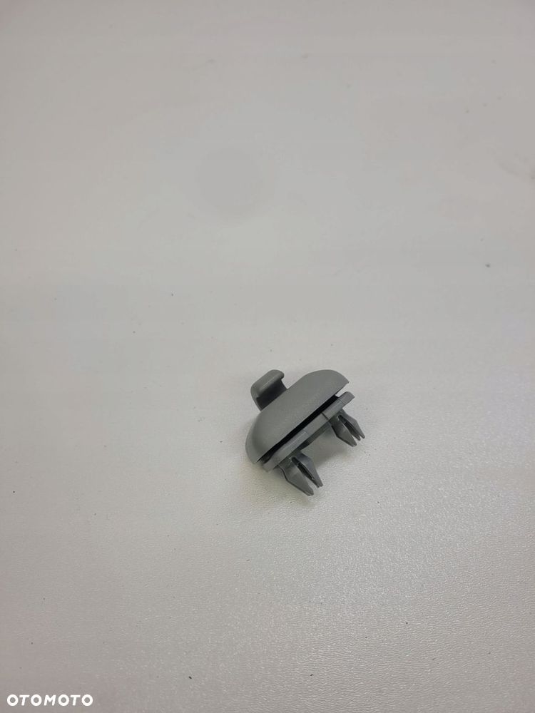 UCHWYT HACZYK OSŁONY AUDI A3 8VA1 8X 8U0857562 - 2