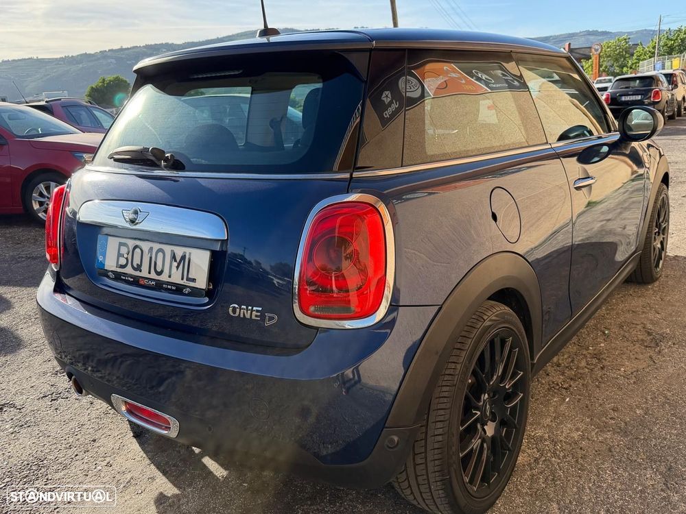 MINI 3 Portas One D - 10