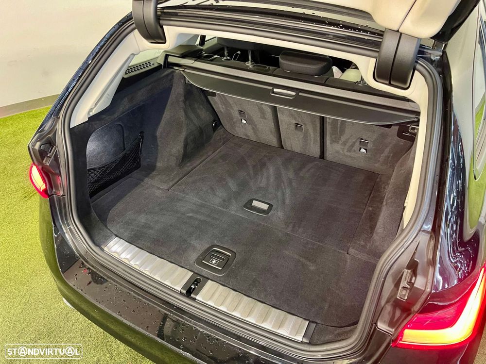 BMW 318 d Touring Advantage - 38