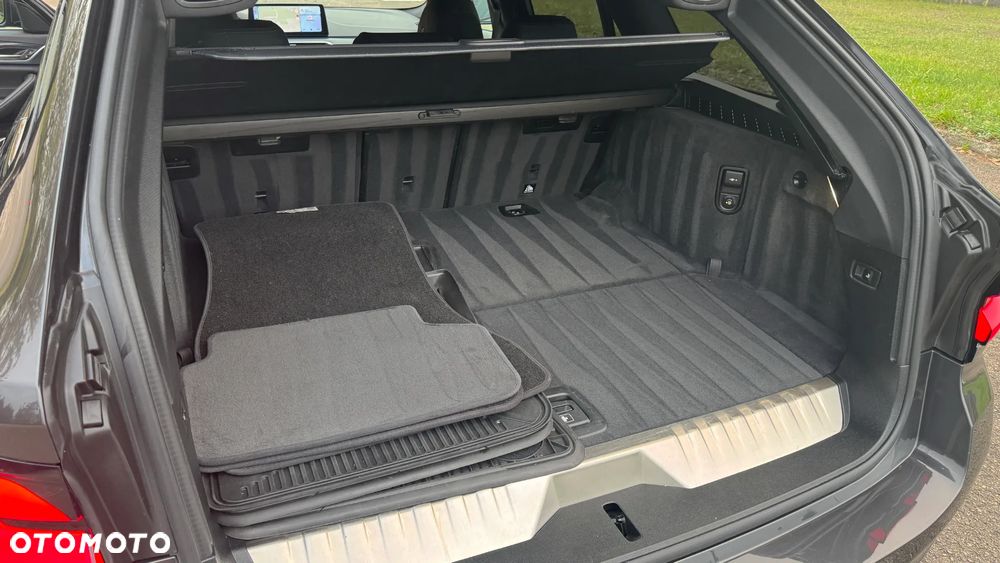 BMW Seria 5 530e M Sport sport - 39