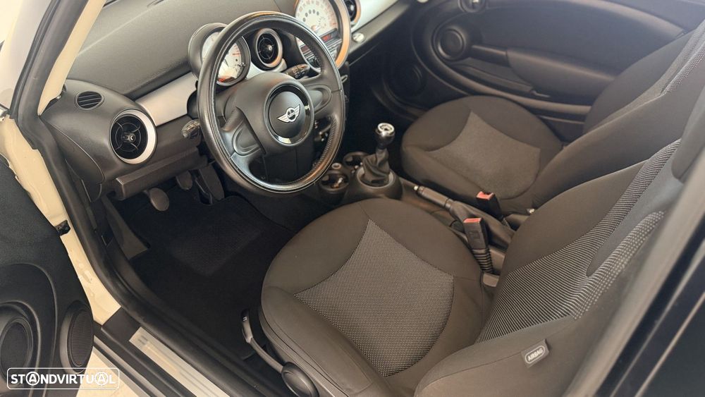 MINI 3 Portas One 1.6 - 9