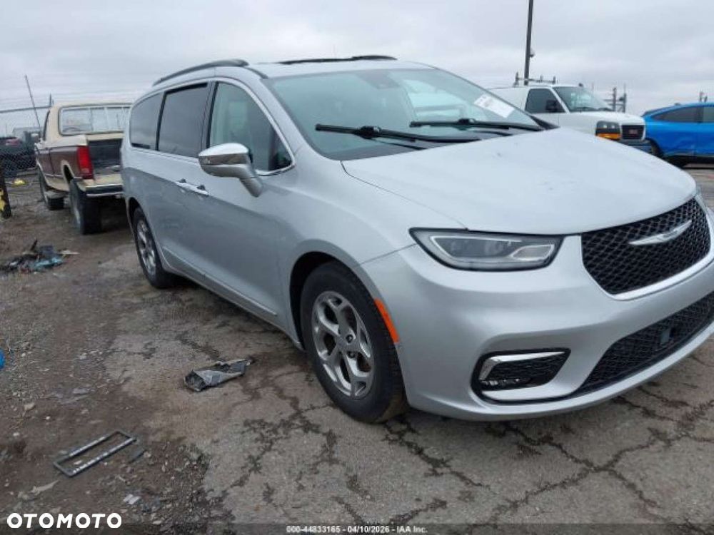 Chrysler Pacifica - 3