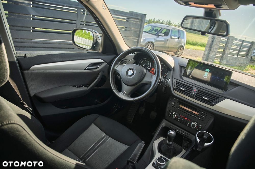 BMW X1 xDrive18d xLine - 32