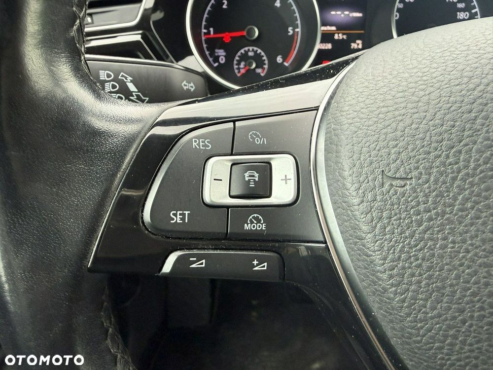 Volkswagen Touran 1.6 TDI BMT Comfortline - 17
