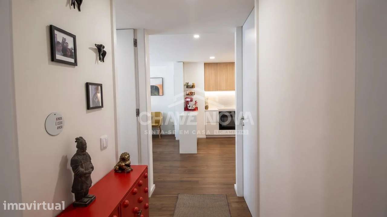 Apartamento T2 Como Novo c/ Terraço (40.26m2) em Santa Marinha. - Grande imagem: 5/17