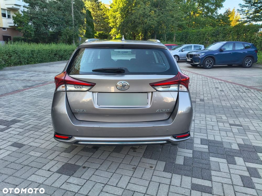 Toyota Auris 1.6 Premium Comfort - 4