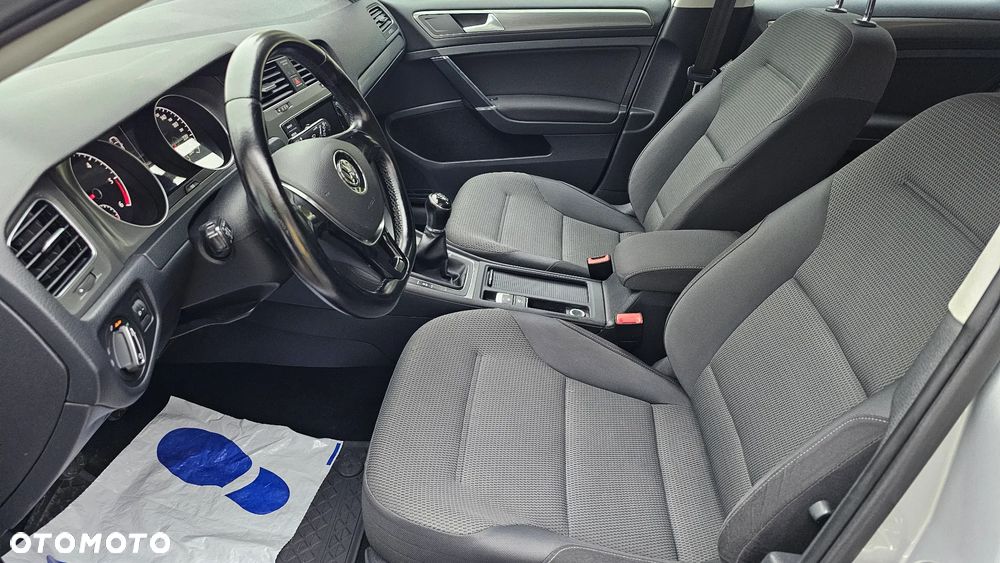 Volkswagen Golf 1.6 TDI BlueMotion Comfortline - 23