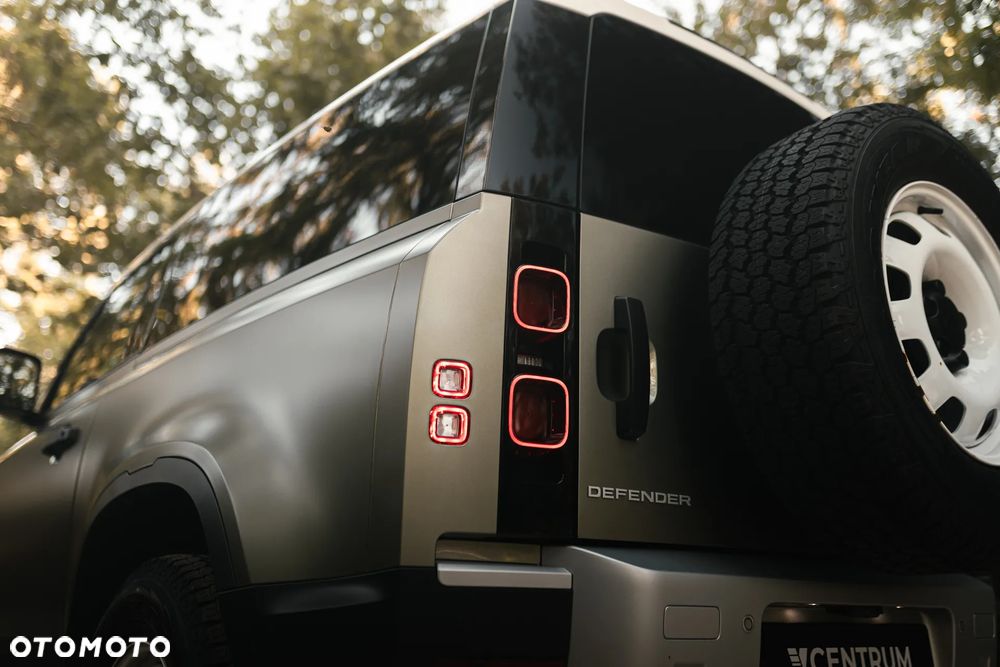 Land Rover Defender 3.0 D200 mHEV - 4