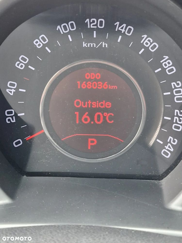 Kia Sportage 2.0 L - 7