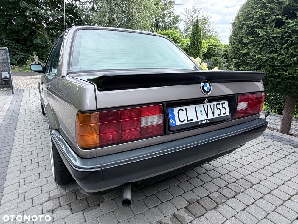 BMW Seria 3 318i - 7