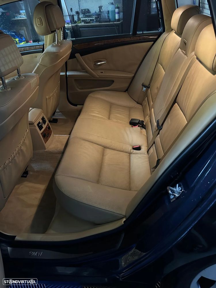 BMW 520 dA Executive - 8