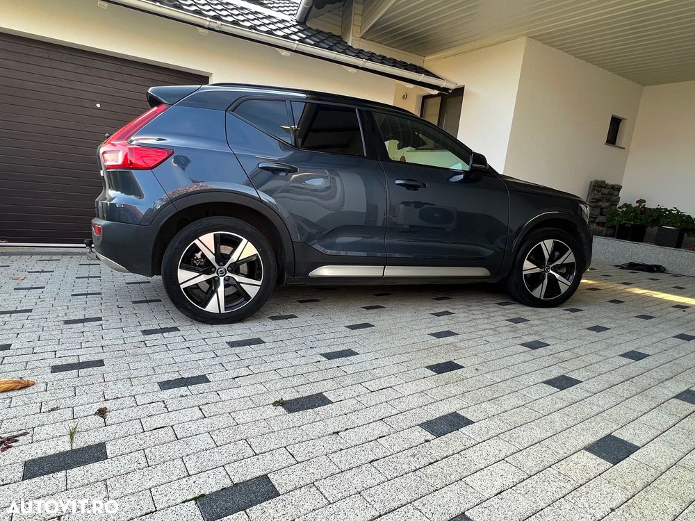 Volvo XC 40 Recharge Twin Motor AWD Plus - 2