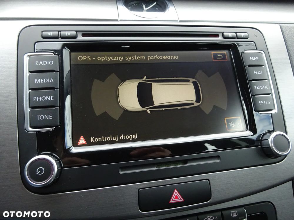 Volkswagen Passat - 13