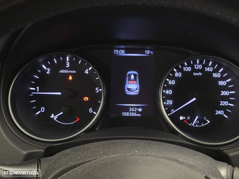 Nissan Qashqai 1.5 dCi N-Connecta - 2