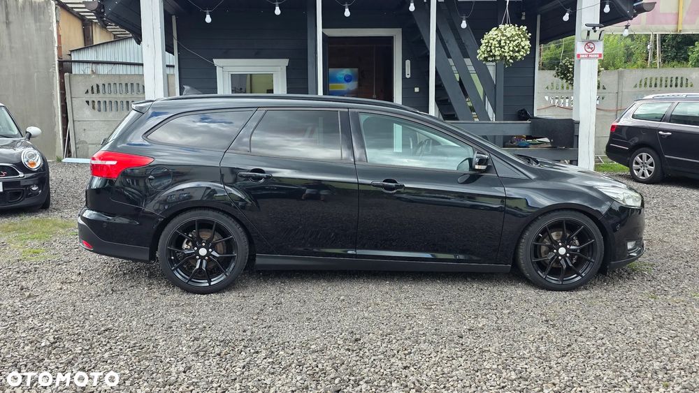 Ford Focus 1.0 EcoBoost Titanium - 30