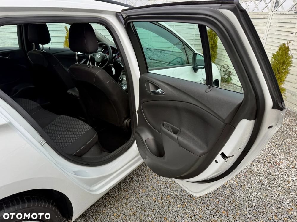 Opel Astra 1.6 D (CDTI DPF ecoFLEX) Start/Stop Excellence - 32