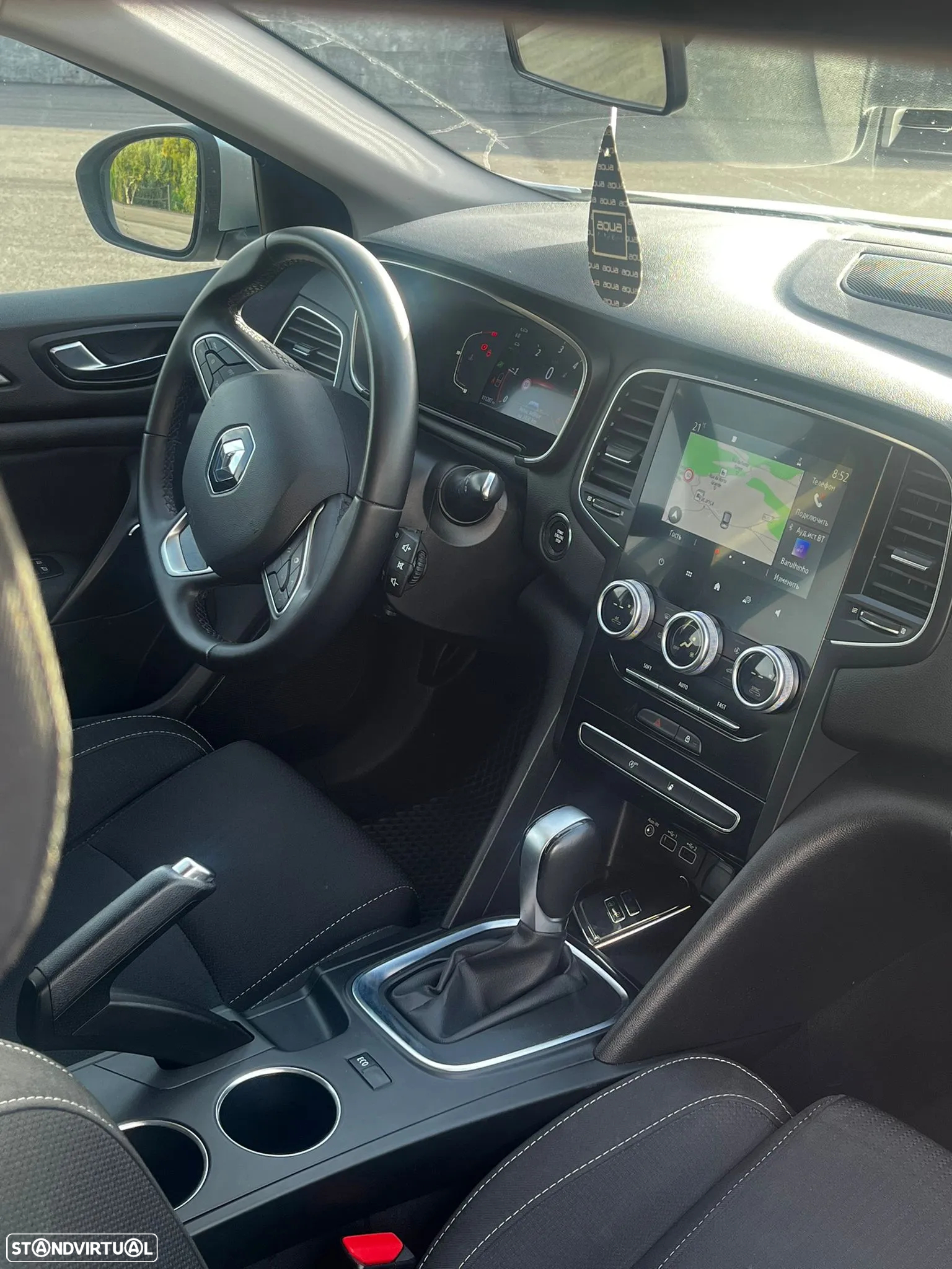 Renault Mégane 1.5 Blue dCi Equilibre EDC - 8