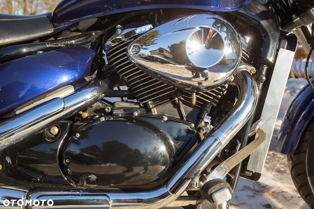 Suzuki Intruder - 32