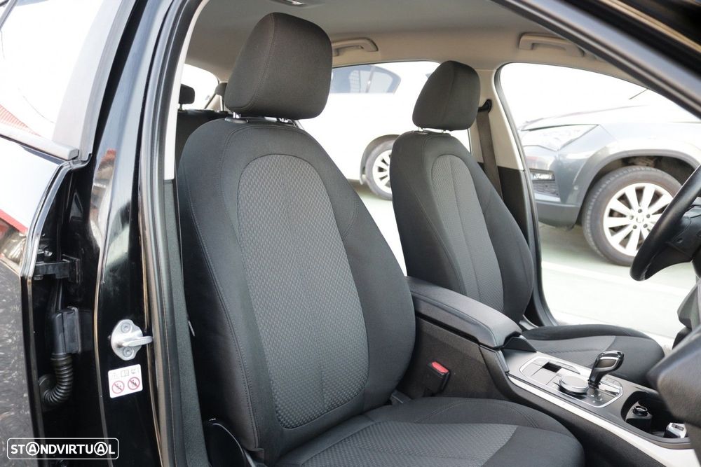 BMW 118 d Pack Desportivo M — fotografia 23