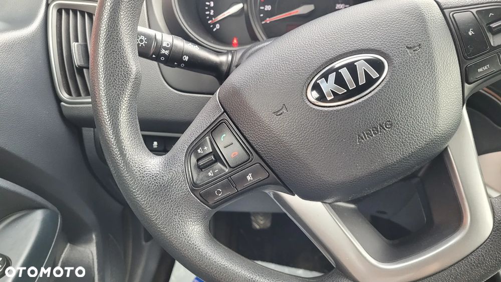 Kia Rio 1.2 Attract - 11
