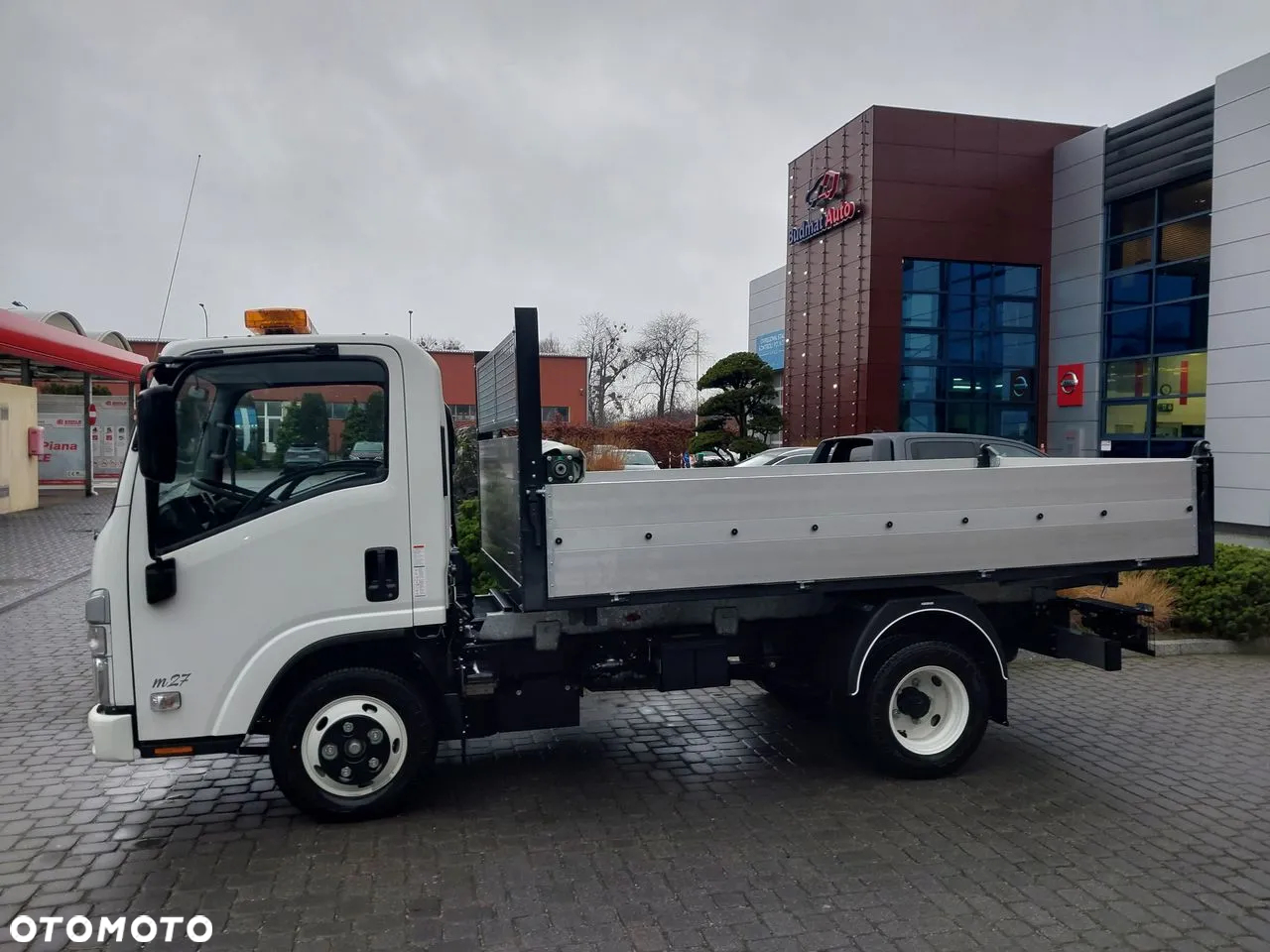 Isuzu M27 - 5