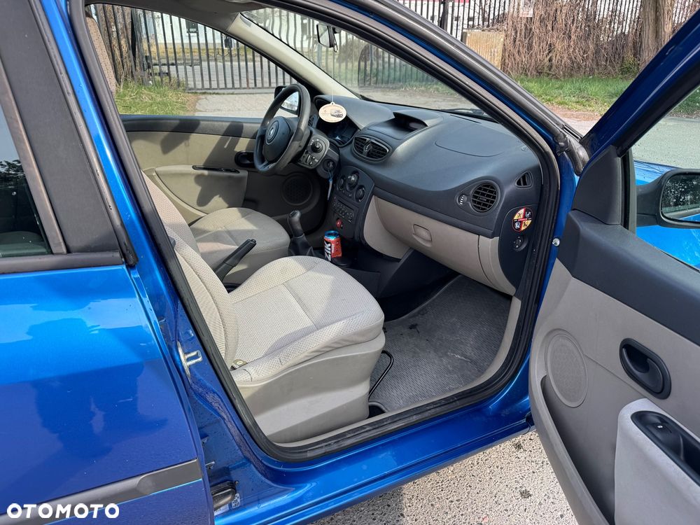 Renault Clio 1.4i RT - 8