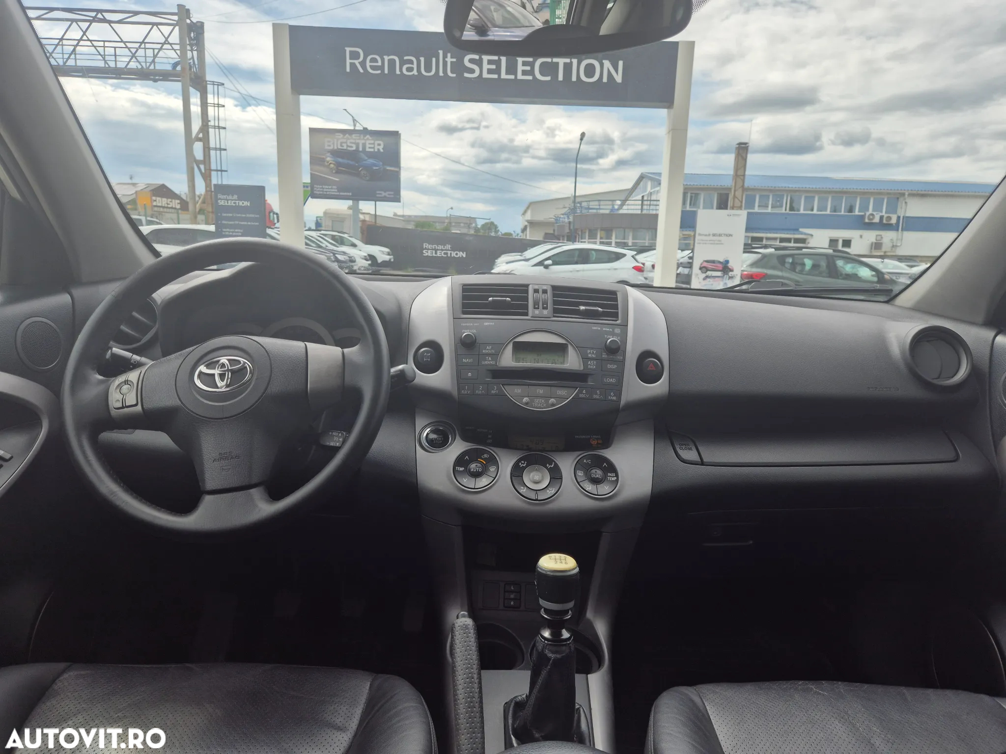 Toyota RAV4 2.2 D-4D Luxury - 5